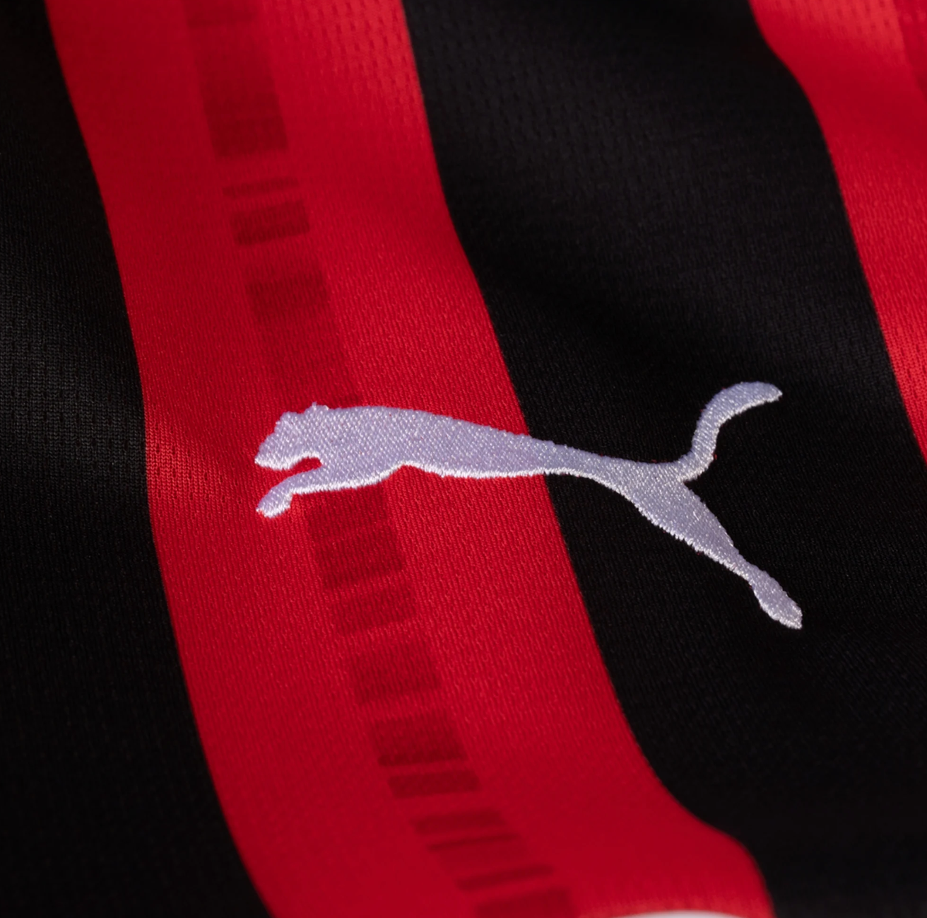 AC Milan 24/25 Home Jersey - Image 3