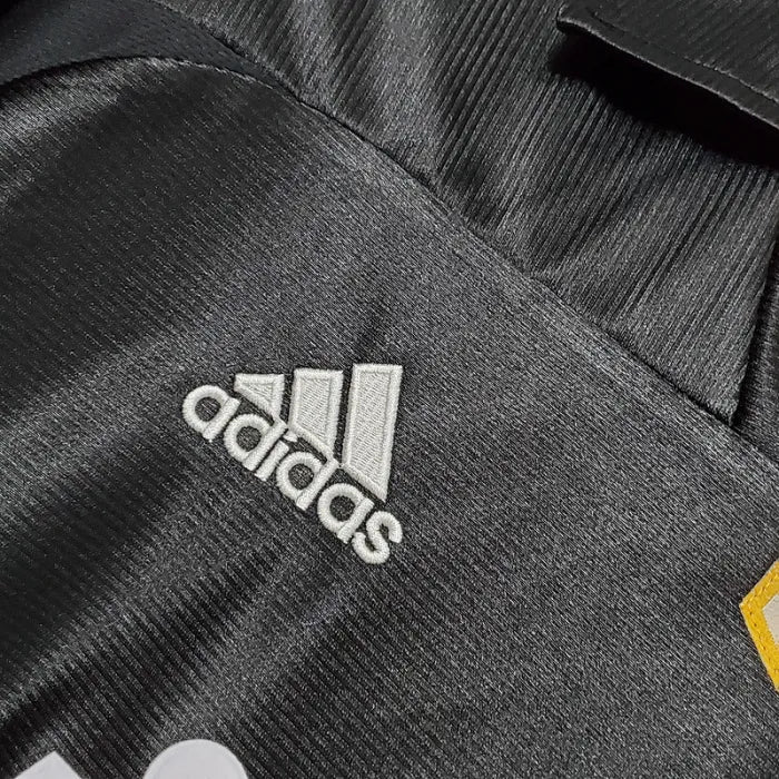 Real Madrid 1998-00 Third | Retro Jersey - Image 5